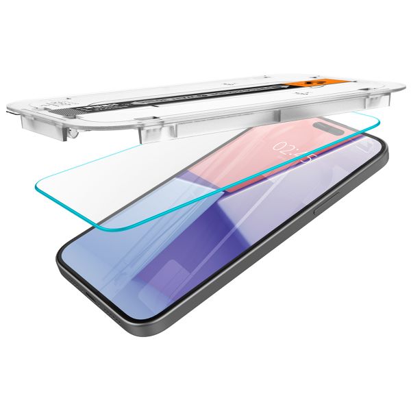 Spigen GLAStR EZ Fit Screenprotector + Applicator 2-pack Apple iPhone 16 / 15