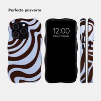 Selencia Vivid Wavy Backcover met MagSafe Apple iPhone 15 Pro - Dream Swirl Chocolate