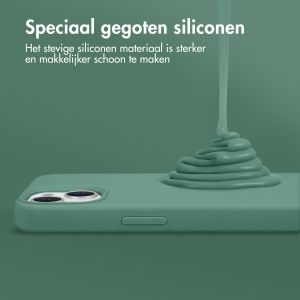 Accezz Liquid Silicone Backcover met MagSafe iPhone 15 - Donkergroen