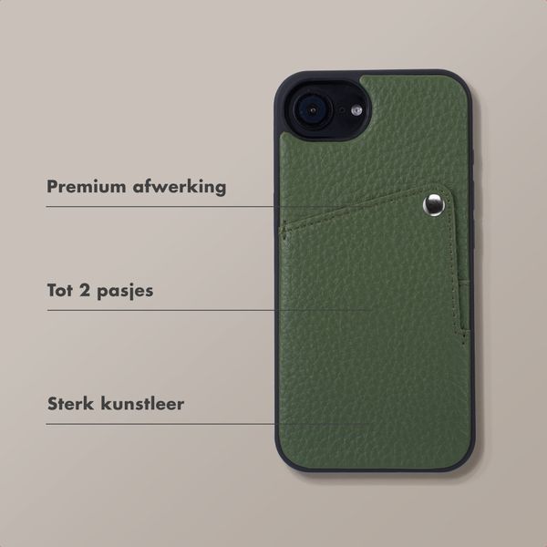 Selencia Riva Backcover met Pashouder Apple iPhone 17e / 16e - Sage Green