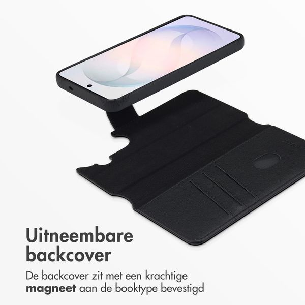 Accezz Leather Bookcase 2-in-1 met MagSafe Samsung Galaxy S26 - Onyx Black
