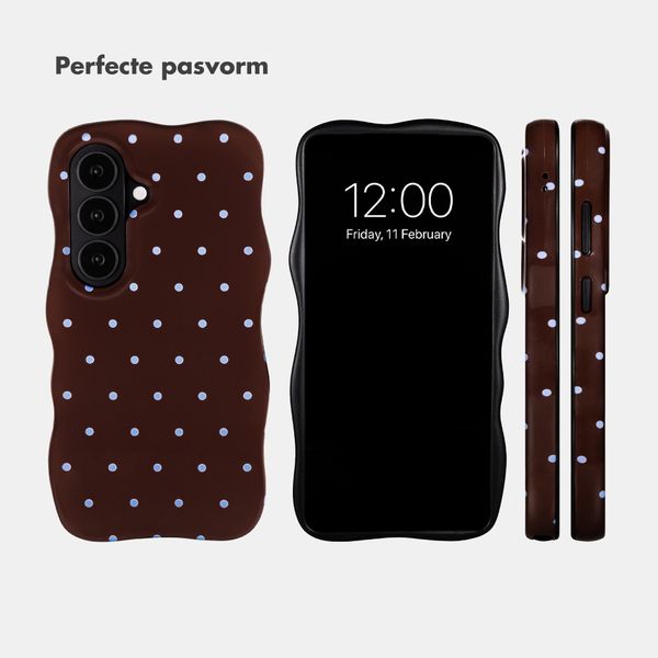 Selencia Vivid Wavy Backcover met MagSafe Samsung Galaxy S26 - Happy Dots Chocolate