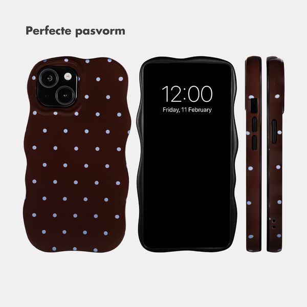 Selencia Vivid Wavy Backcover met MagSafe Apple iPhone 15 - Happy Dots Chocolate