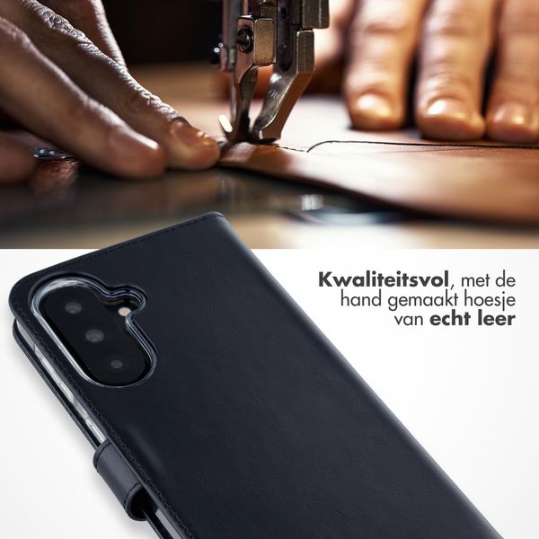 Selencia Echt Leren Bookcase Samsung Galaxy A37 (5G) - Zwart
