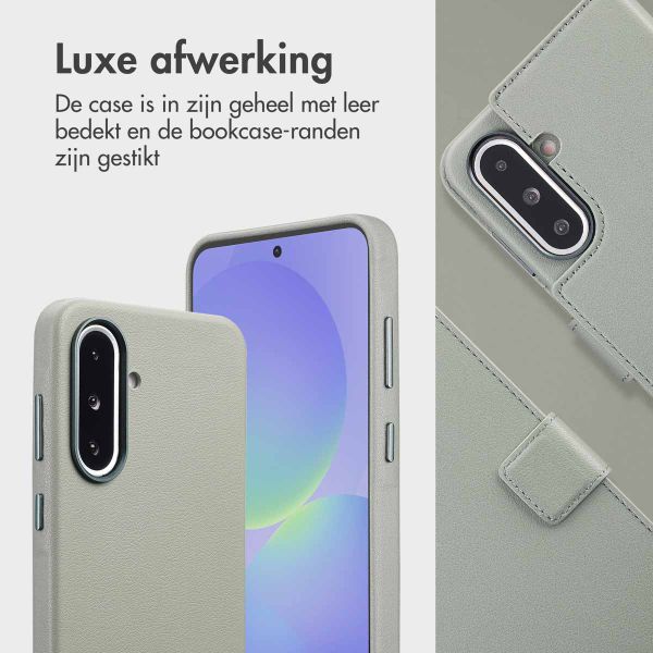 Accezz Leather Bookcase 2-in-1 met MagSafe Samsung Galaxy A36 / A56 - Lichtgrijs