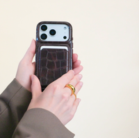 Selencia Croco Pashouder met MagSafe - Choco Brown