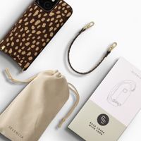Selencia Nova Real Leather Backcover met Koord en Pashouder Apple iPhone 15 - Fawn Chic