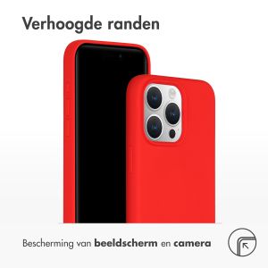 Accezz Liquid Silicone Backcover met MagSafe iPhone 15 Pro Max - Rood