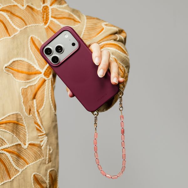 Selencia Rivièra MagSafe Backcover met afneembare haakjes iPhone 12 / 12 Pro - Bold Burgundy