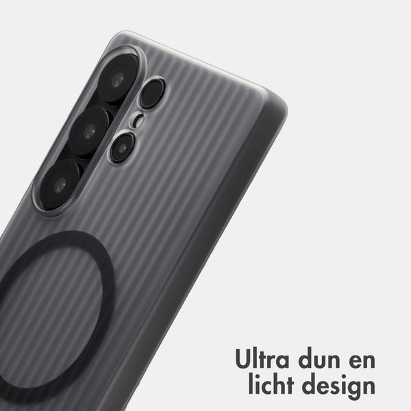 Accezz Lite Backcover met MagSafe | Fluted | Samsung Galaxy S25 Ultra - Smokey Matte