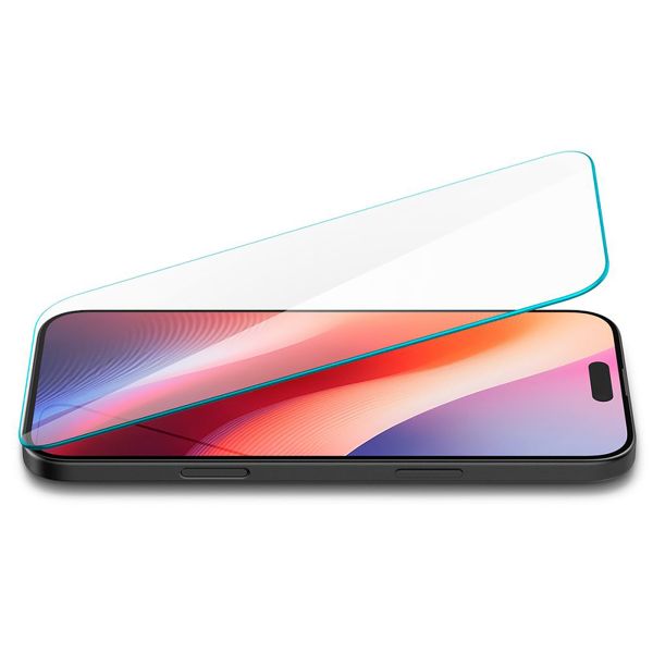 Spigen GLAStR Slim Screenprotector + Applicator Apple iPhone 16 / 15