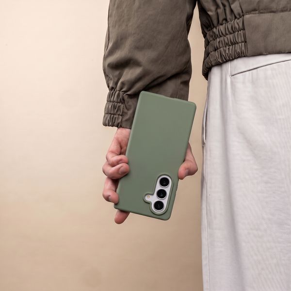 Accezz Liquid Silicone Backcover met MagSafe Samsung Galaxy Z Fold 8 Ultra - Cooper Green