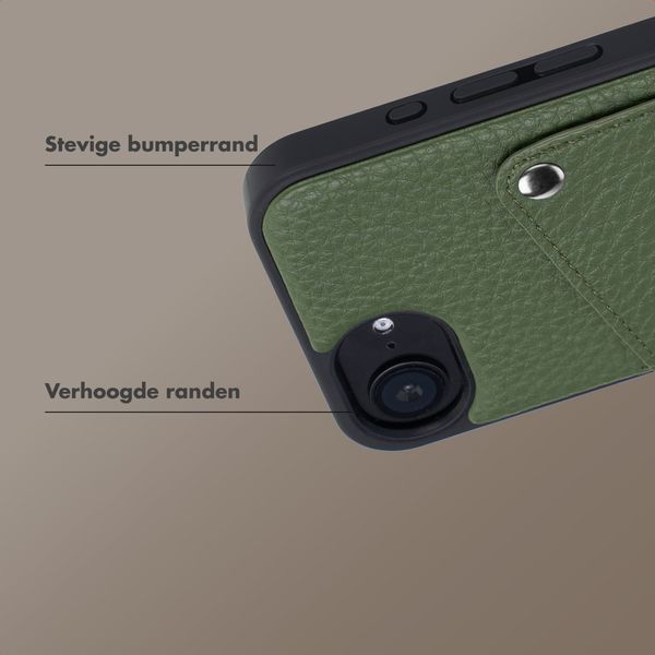 Selencia Riva Backcover met Pashouder Apple iPhone 17e / 16e - Sage Green