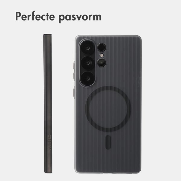 Accezz Lite Backcover met MagSafe | Fluted | Samsung Galaxy S25 Ultra - Smokey Matte