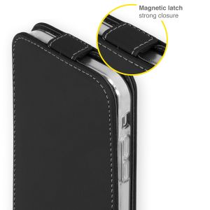 Accezz Flipcase iPhone 13 Pro - Zwart