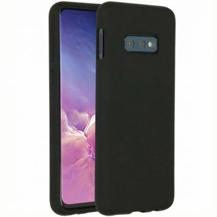 Accezz Liquid Silicone Backcover Samsung Galaxy S10e - Zwart