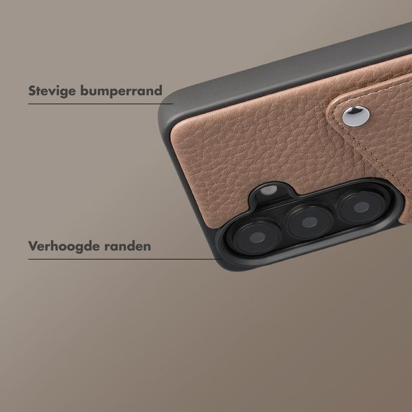 Selencia Riva Backcover met Pashouder Samsung Galaxy S26 - Mocha Brown