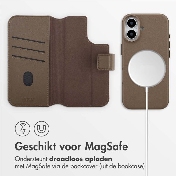 Accezz Leather Bookcase 2-in-1 met MagSafe Apple iPhone 17 - Coffee