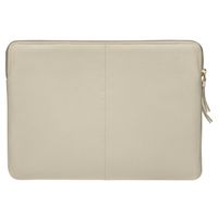 dbramante1928 Paris+ Sleeve - Laptop hoes 13 inch - Echt leer - MacBook Pro / Air 13 inch - Sand Dune