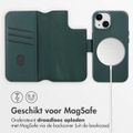 Accezz Leather Bookcase 2-in-1 met MagSafe iPhone 15 - Cedar Green