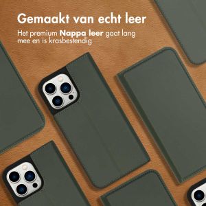 Accezz Premium Leather Slim Bookcase iPhone 14 Pro Max - Groen