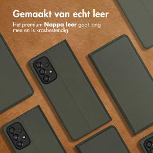 Accezz Premium Leather Slim Bookcase Samsung Galaxy A33 - Groen