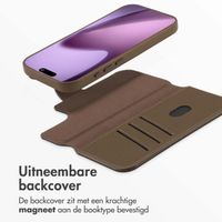 Accezz Leather Bookcase 2-in-1 met MagSafe Apple iPhone 17 - Coffee