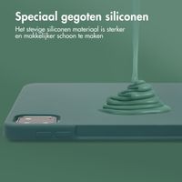 Accezz Liquid Silicone Backcover met penhouder iPad Pro 11 (2018/2020/2021/2022) - Donkergroen