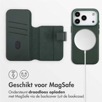 Accezz Leather Bookcase 2-in-1 met MagSafe Apple iPhone 17 Pro - Cedar Green