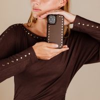 Selencia Studs Backcover met MagSafe Apple iPhone 16 - Cacao Crush