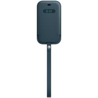 Apple Leather Sleeve MagSafe Apple iPhone 12 (Pro) - Baltic Blue