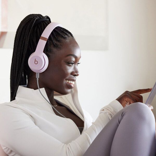 Beats Solo 4 Draadloze Koptelefoon - Cloud Pink