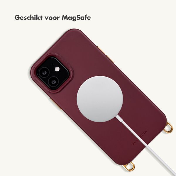 Selencia Rivièra MagSafe Backcover met afneembare haakjes iPhone 12 / 12 Pro - Bold Burgundy