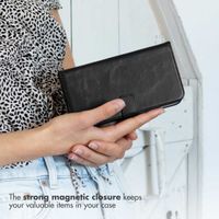 Selencia Echt Leren Bookcase Apple iPhone 13 - Zwart