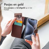 Accezz Wallet Softcase Bookcase Apple iPhone 13 Pro - Bruin
