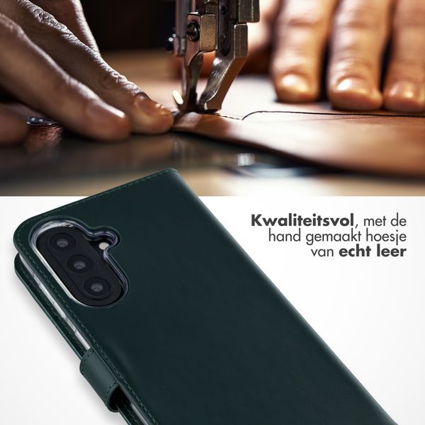 Selencia Echt Leren Bookcase Samsung Galaxy A57 (5G) - Groen
