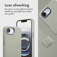 Accezz Leather Bookcase 2-in-1 met MagSafe Apple iPhone 16e - Lichtgrijs