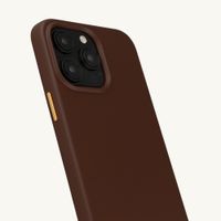 Selencia Rivièra MagSafe Backcover met afneembare haakjes Apple iPhone 15 Pro Max - Choco Brown
