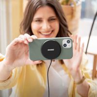 Accezz Liquid Silicone Backcover met MagSafe Apple iPhone 14 / 13 - Cooper Green