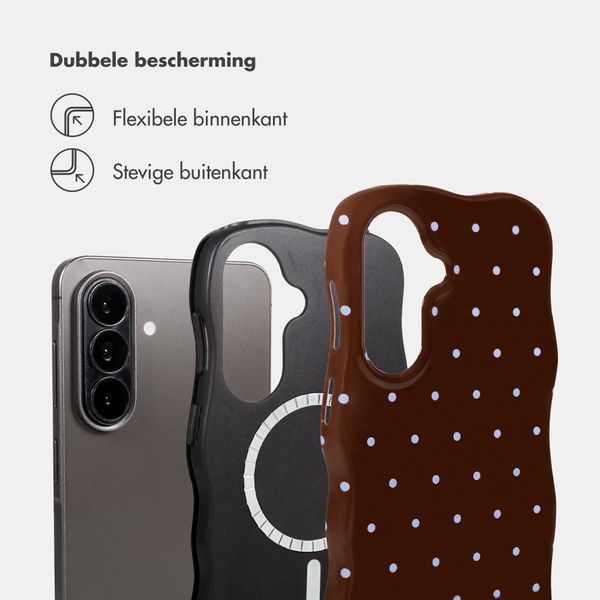 Selencia Vivid Wavy Backcover met MagSafe Samsung Galaxy A57 (5G) - Happy Dots Chocolate