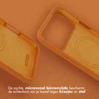 Accezz Liquid Silicone Backcover met MagSafe Samsung Galaxy S26 Plus - Oranje