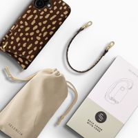 Selencia Nova Real Leather Backcover met Koord en Pashouder Apple iPhone 16 - Fawn Chic