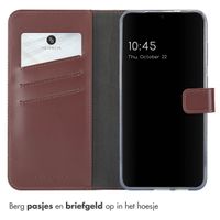 Selencia Echt Leren Bookcase Samsung Galaxy S25 - Donkerbruin
