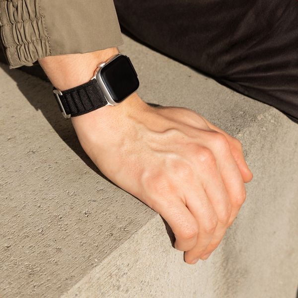 Accezz Nylon Alpine bandje Apple Watch | 44/45/46/49 mm - Zwart