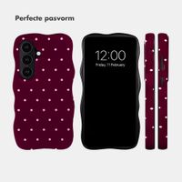 Selencia Vivid Wavy Backcover met MagSafe Samsung Galaxy S26 - Happy Dots Burgundy