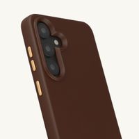 Selencia Rivièra MagSafe Backcover met afneembare haakjes Samsung Galaxy S25 / S24 - Choco Brown