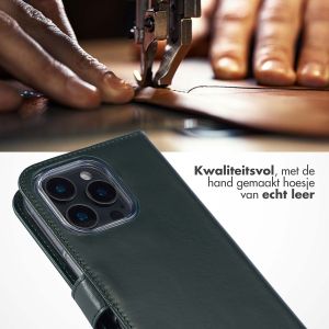 Selencia Echt Lederen Bookcase iPhone 16 Pro Max - Groen