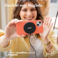 Accezz Liquid Silicone Backcover met MagSafe Apple iPhone 14 - Nectarine