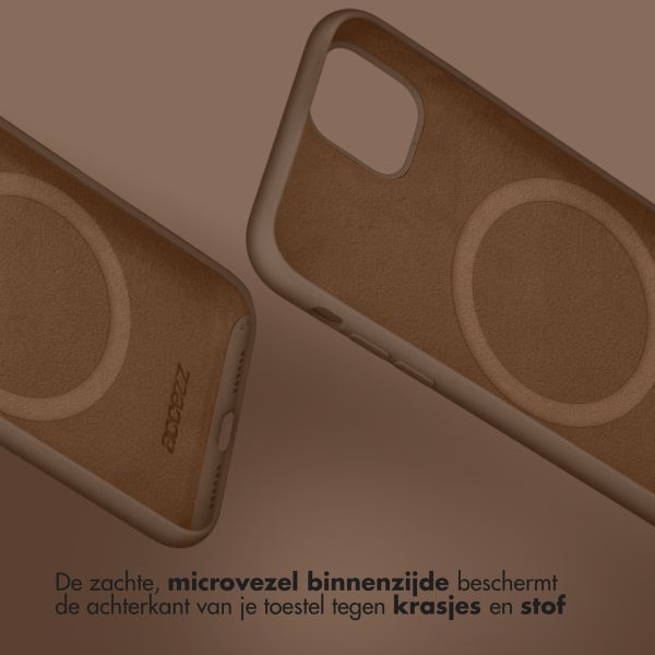 Accezz Liquid Silicone Backcover met MagSafe Apple iPhone 13 Pro Max - Lichtbruin