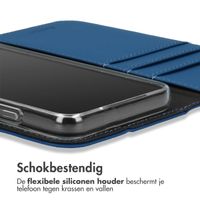 Accezz Wallet Softcase Bookcase iPhone 13 Pro - Donkerblauw